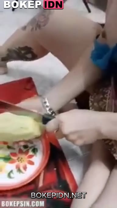 Bokep Indo Tante Lagi Masak Dirayu Ngentot 
