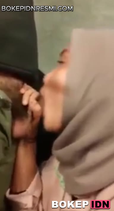 Bokep Indo Jilbab Sepong Crot Dimulut 