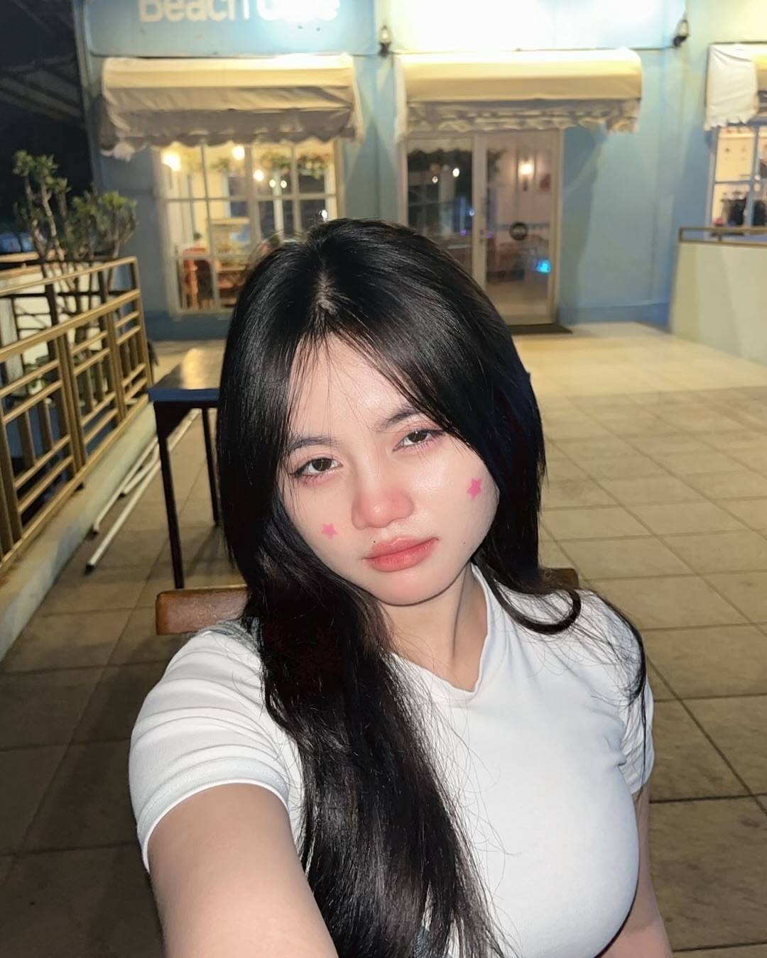 Konten Ekslusif Its_anggi Omek Didepan Temannya