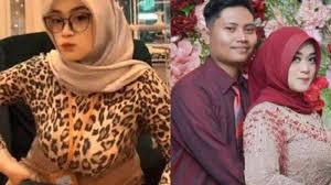 Bu Guru Salsa Ngentot Sama Pak Suami Tersebar 