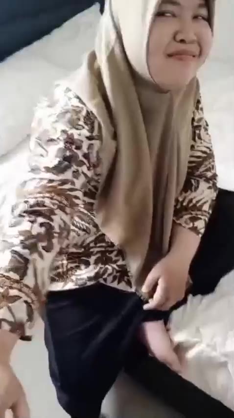 Guru Hijab Sepong Pacarnya